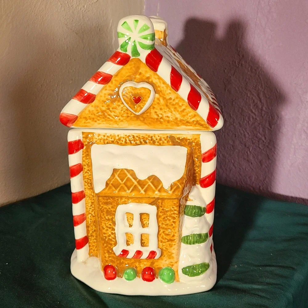 Houston Harvest Gingerbread House Cookie Jar Christmas Holiday Ceramic 4233